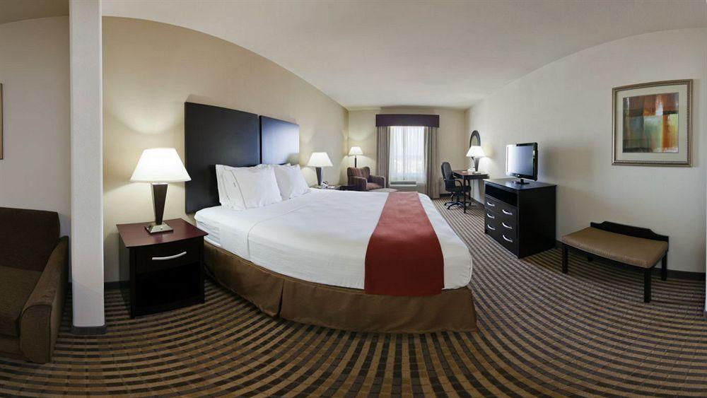 Holiday Inn Express & Suites Brady By Ihg Kültér fotó