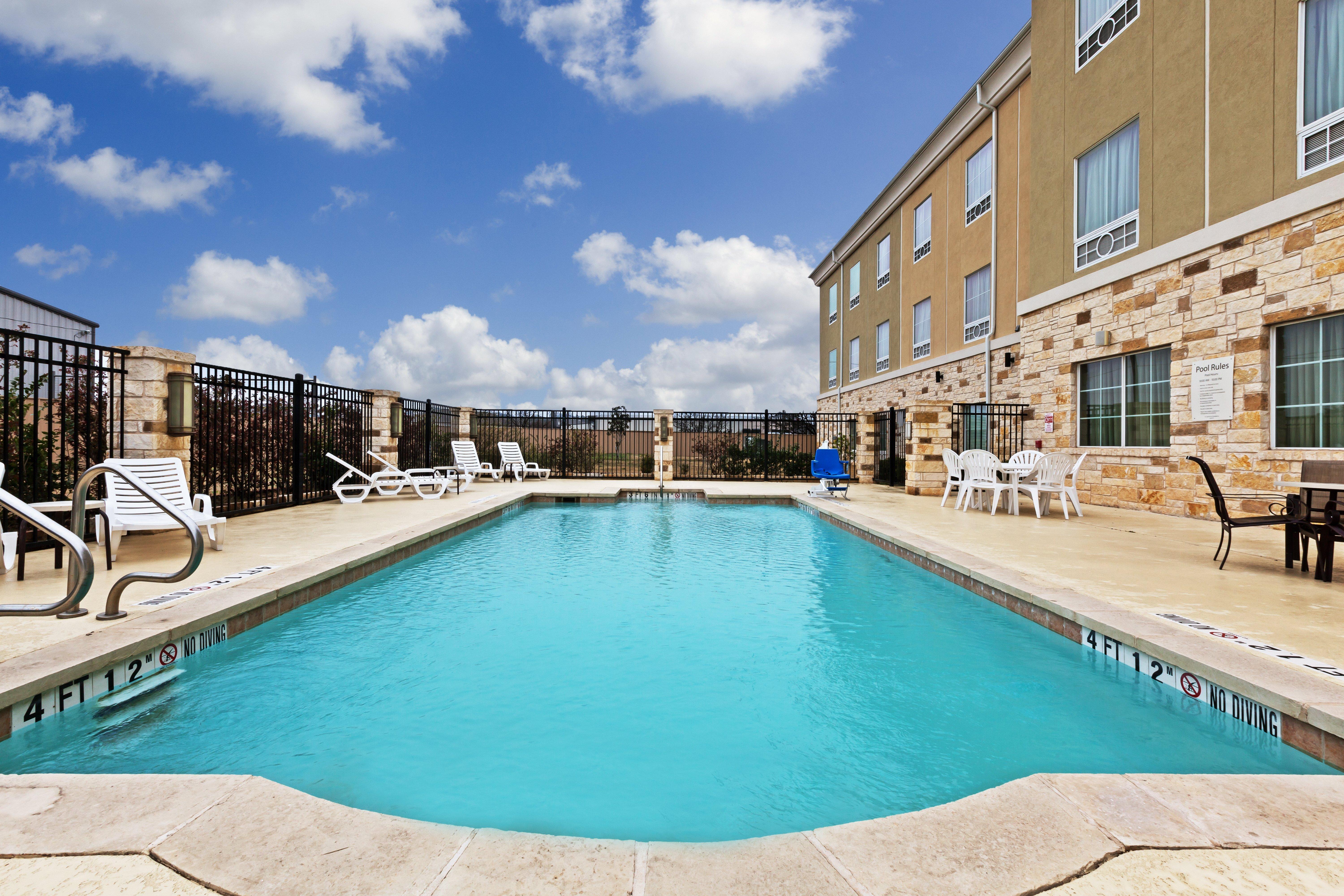 Holiday Inn Express & Suites Brady By Ihg Kültér fotó