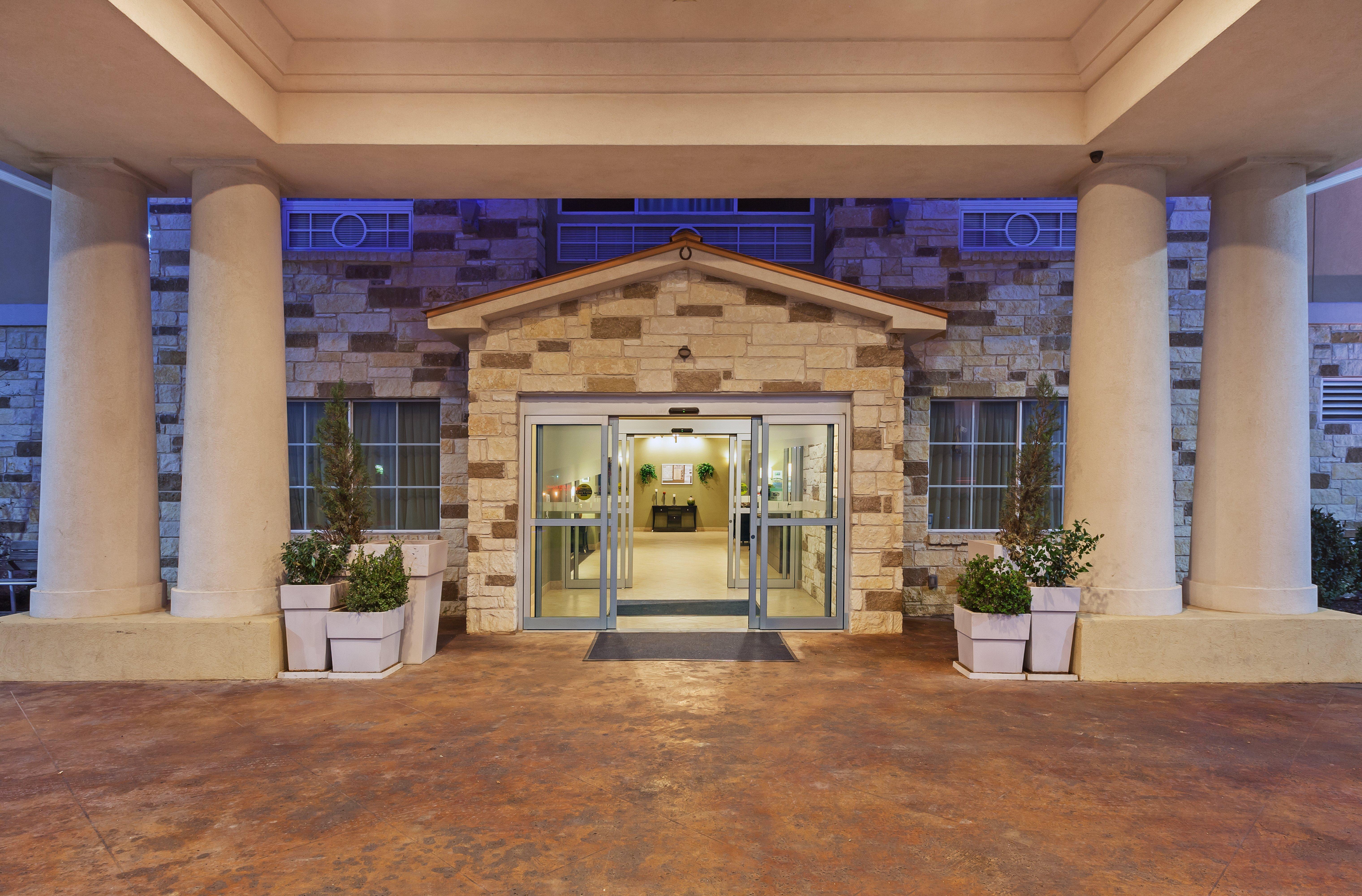 Holiday Inn Express & Suites Brady By Ihg Kültér fotó
