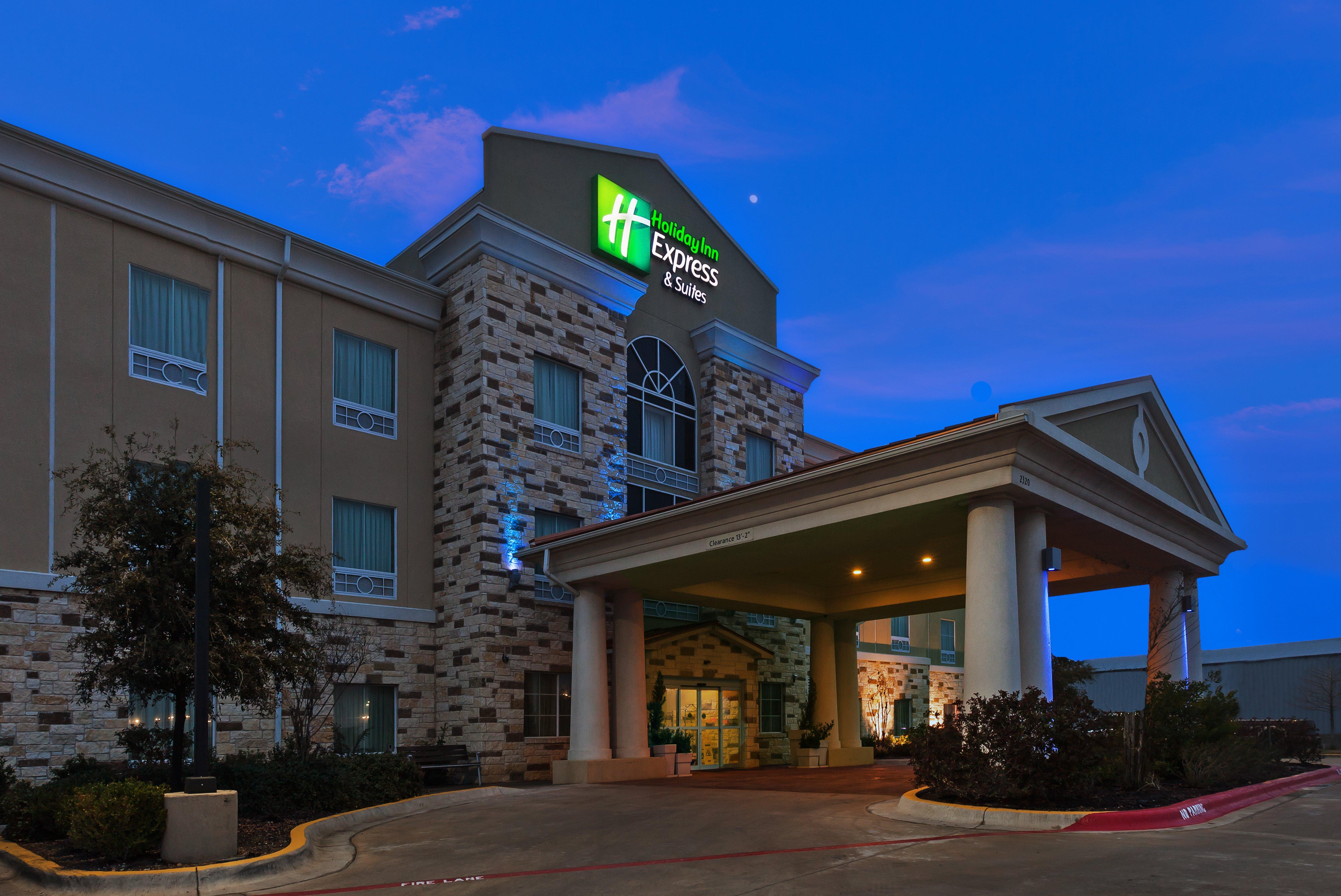 Holiday Inn Express & Suites Brady By Ihg Kültér fotó
