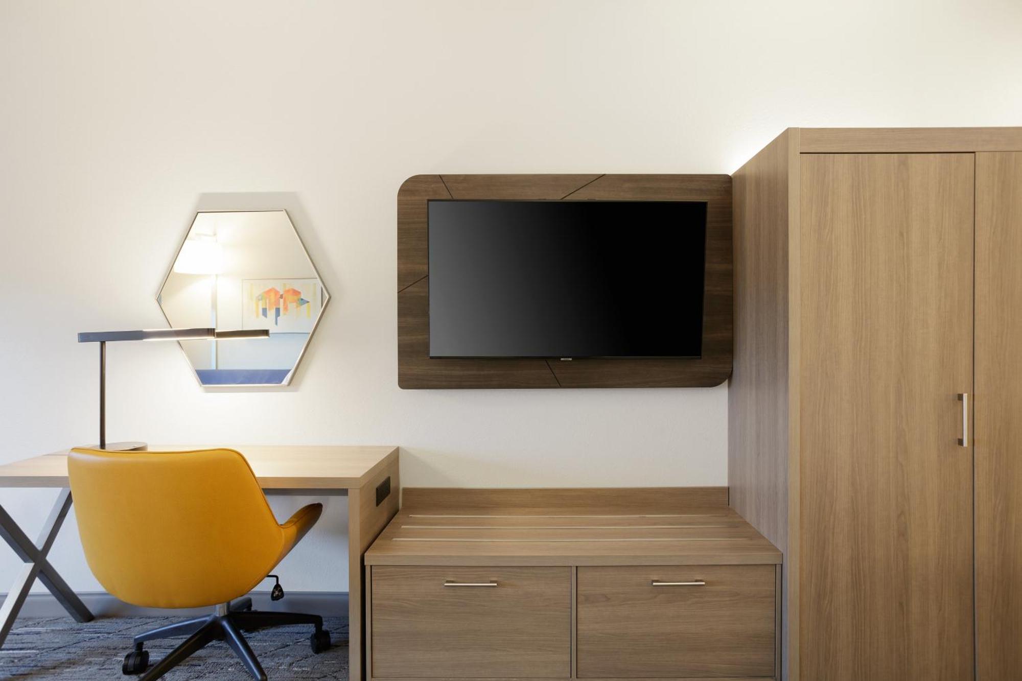 Holiday Inn Express & Suites Brady By Ihg Kültér fotó
