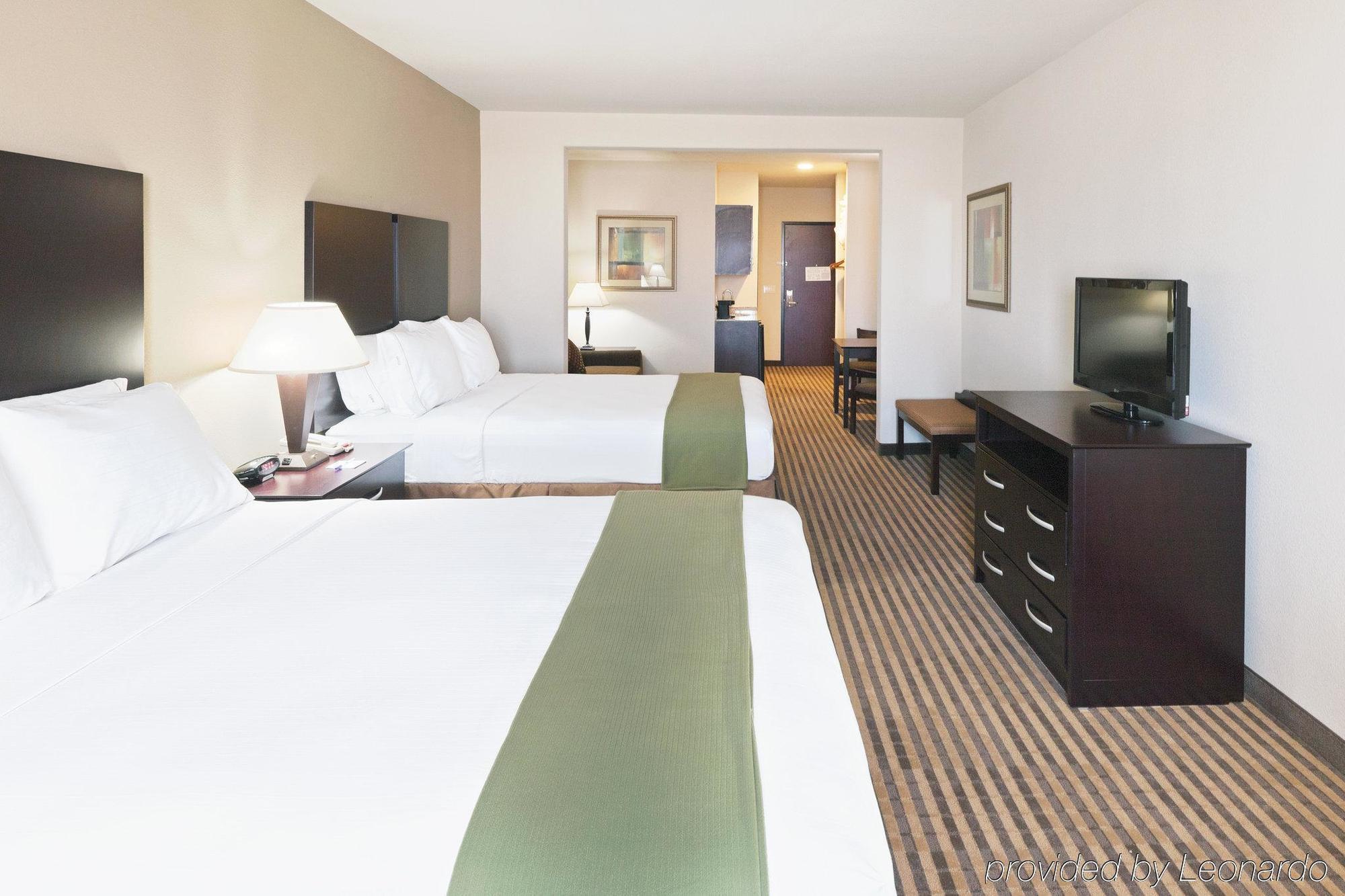 Holiday Inn Express & Suites Brady By Ihg Szoba fotó