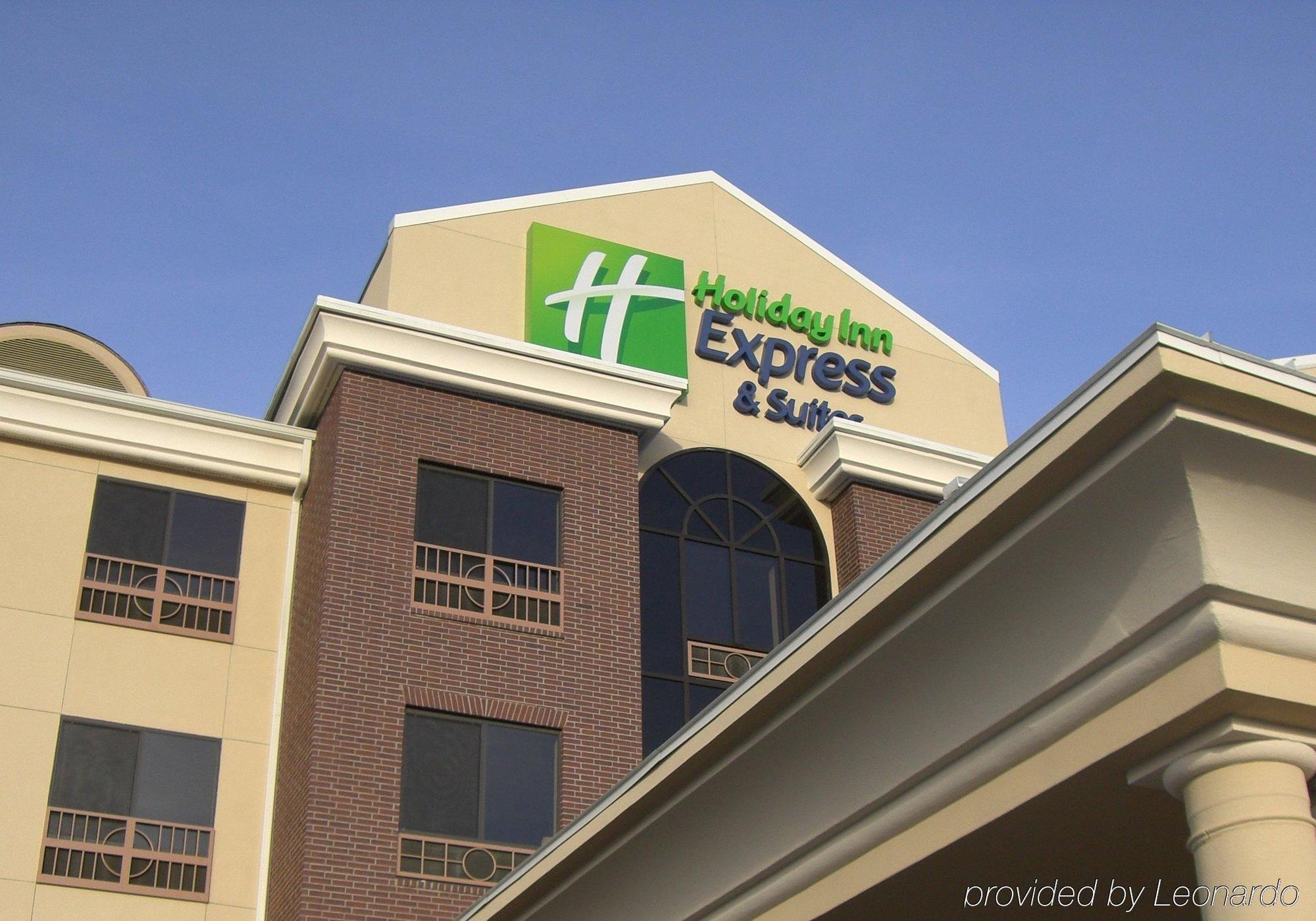 Holiday Inn Express & Suites Brady By Ihg Kültér fotó