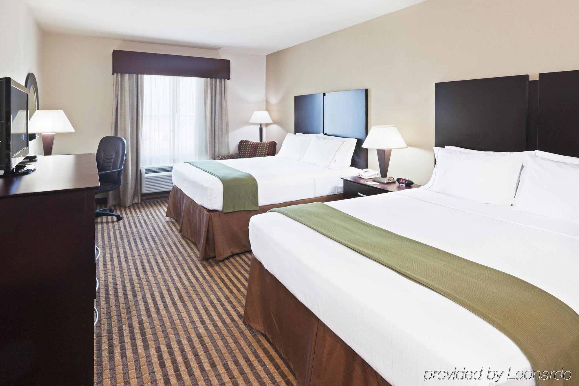 Holiday Inn Express & Suites Brady By Ihg Szoba fotó